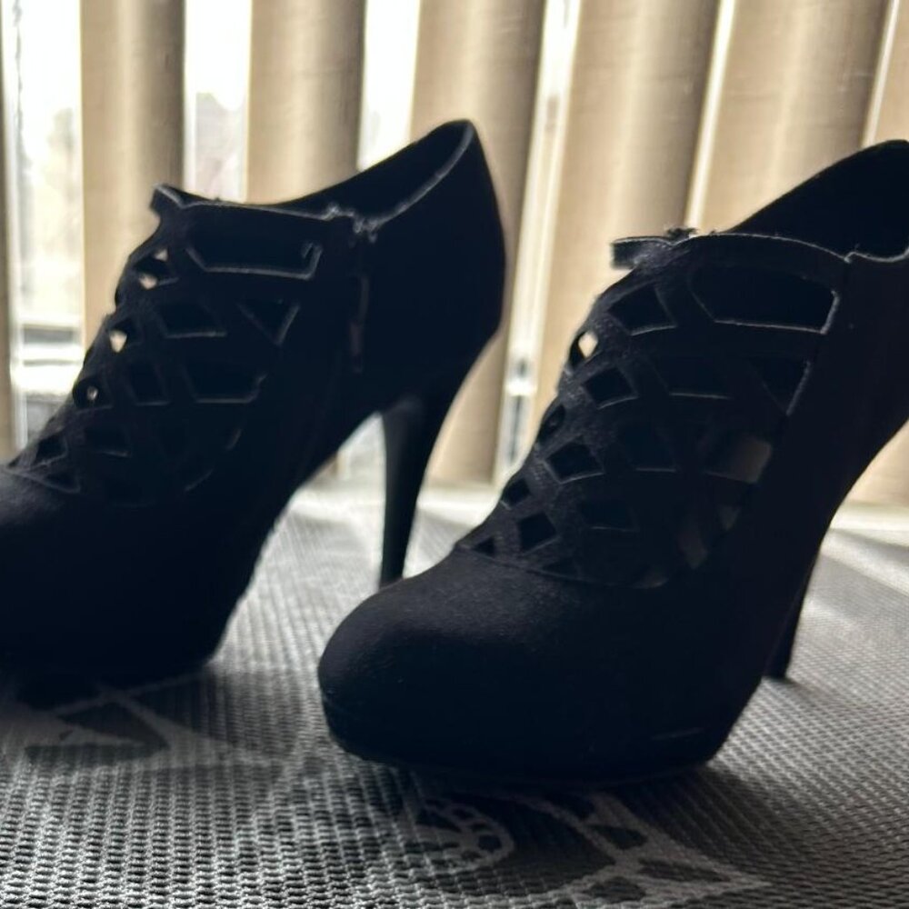 IMPO shoes in Black Size 8M